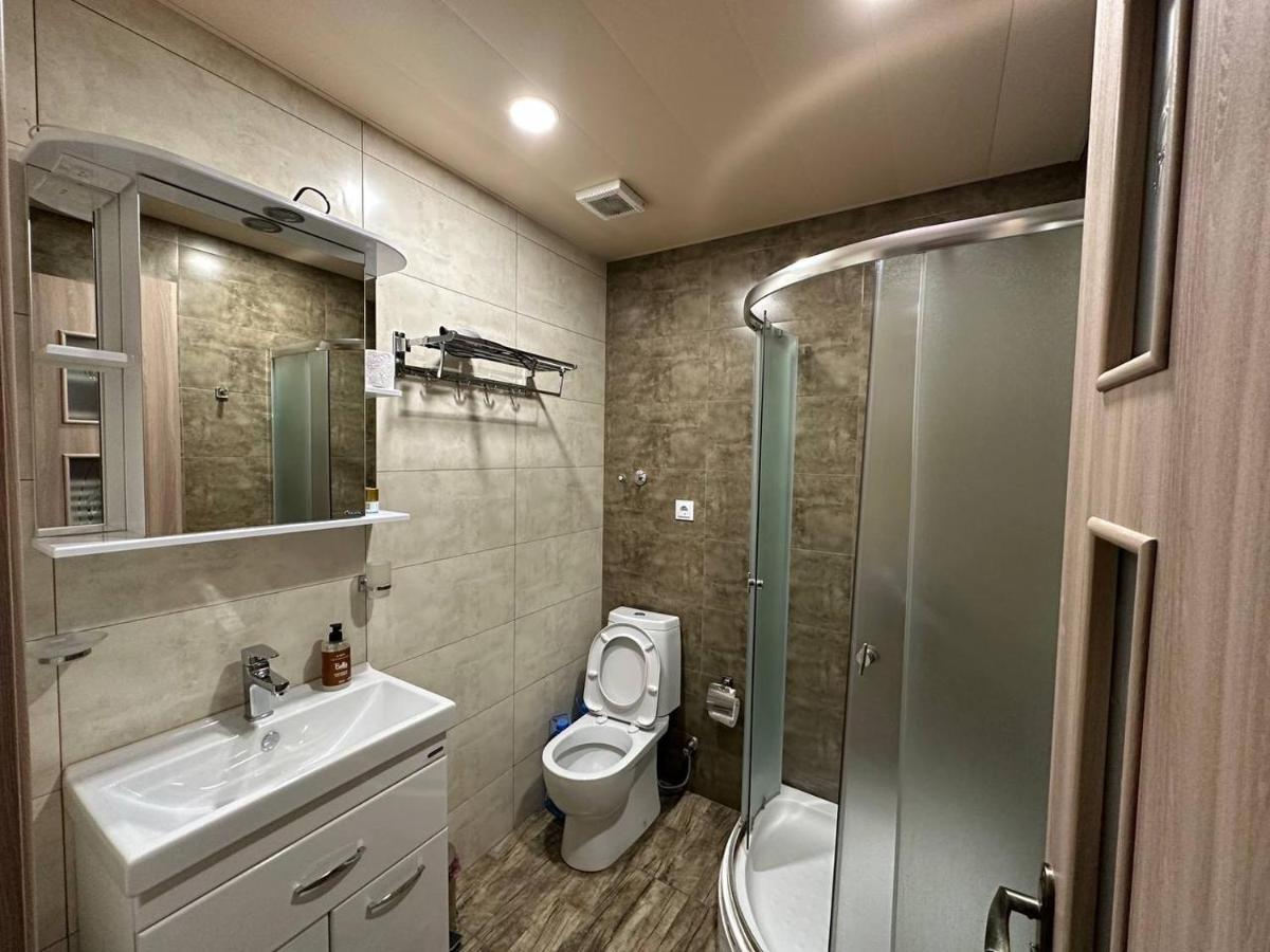 5 Rooms Near 300 Aragveli Metro Station 트빌리시 외부 사진