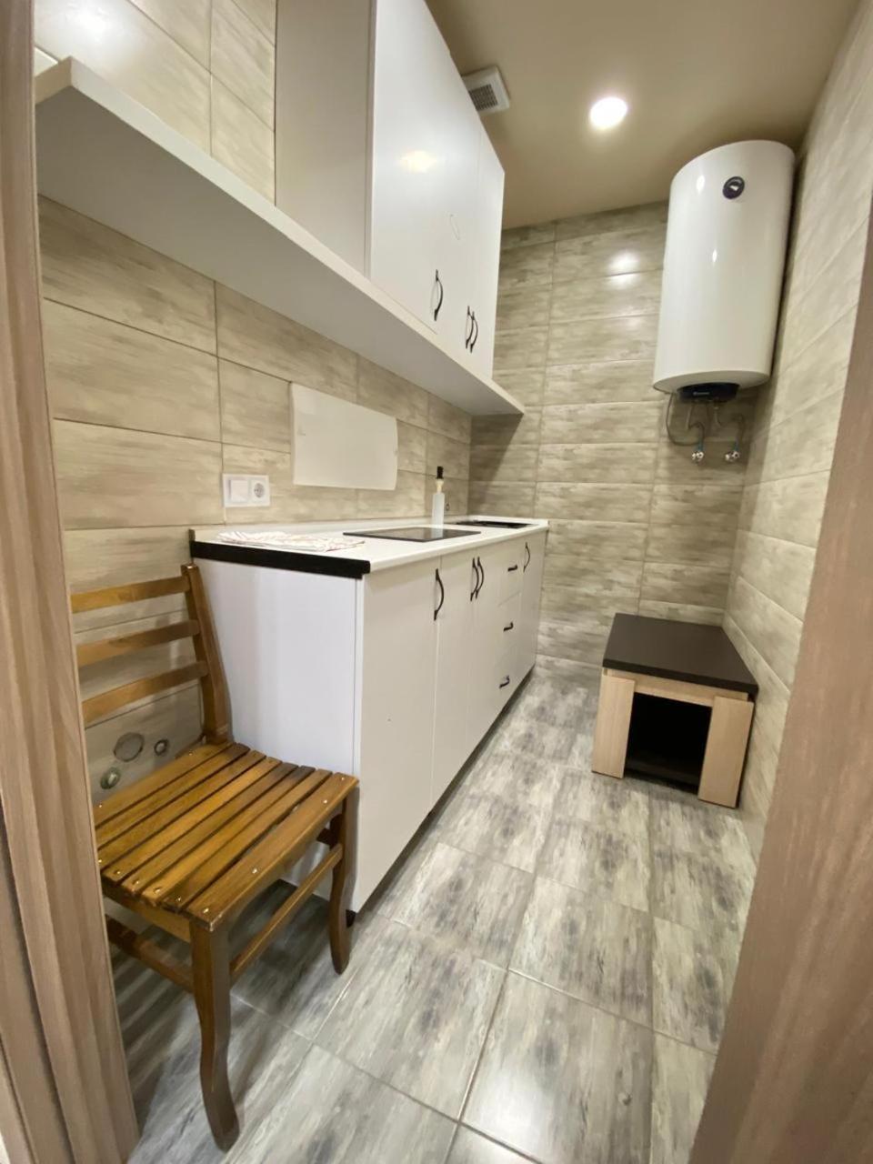 5 Rooms Near 300 Aragveli Metro Station 트빌리시 외부 사진
