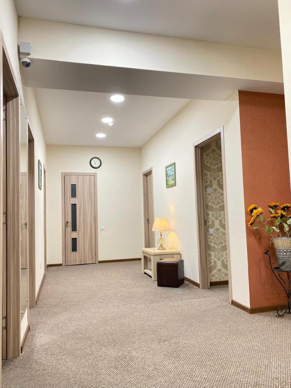 5 Rooms Near 300 Aragveli Metro Station 트빌리시 외부 사진