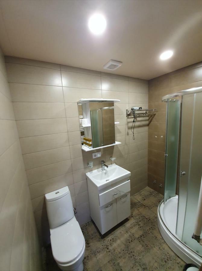5 Rooms Near 300 Aragveli Metro Station 트빌리시 외부 사진