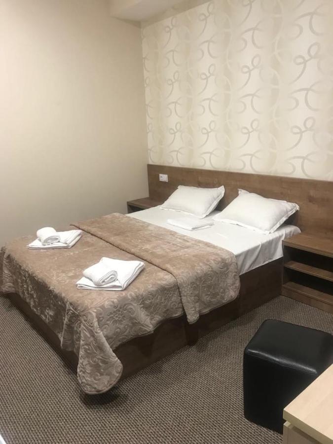 5 Rooms Near 300 Aragveli Metro Station 트빌리시 외부 사진