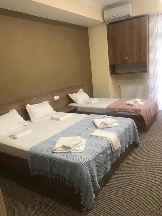 5 Rooms Near 300 Aragveli Metro Station 트빌리시 외부 사진